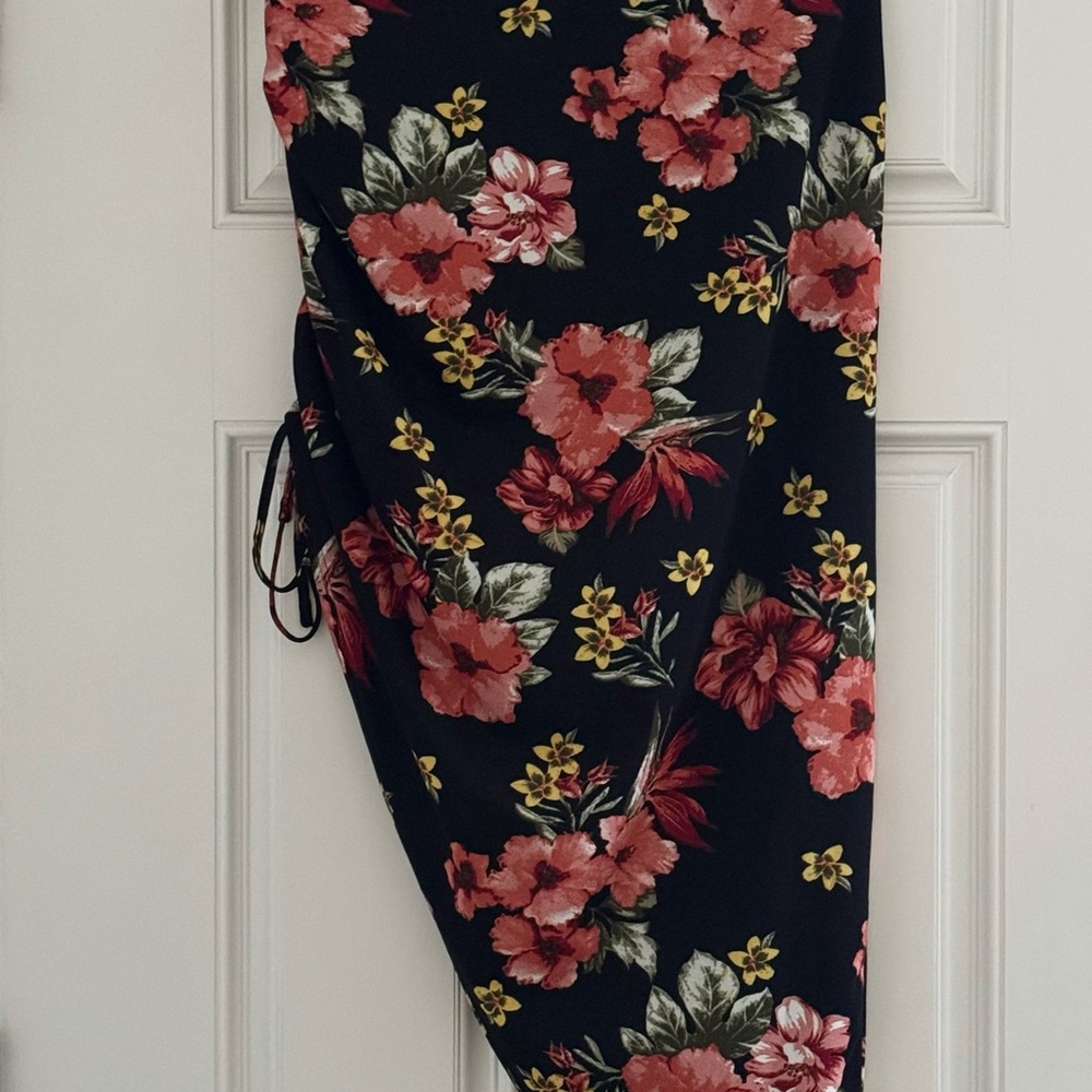 SHEIN Black Skirt with Vibrant Floral Pattern
